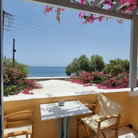 ホテル Nostos (adults Only) Kamári